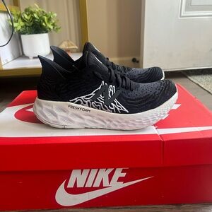 New Balance Women's 1080 Black W1080K10